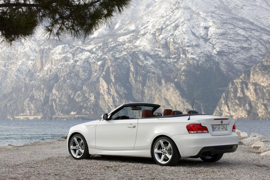  BMW 1-Series Convertible 2011 года  (фото 58 из 69)
